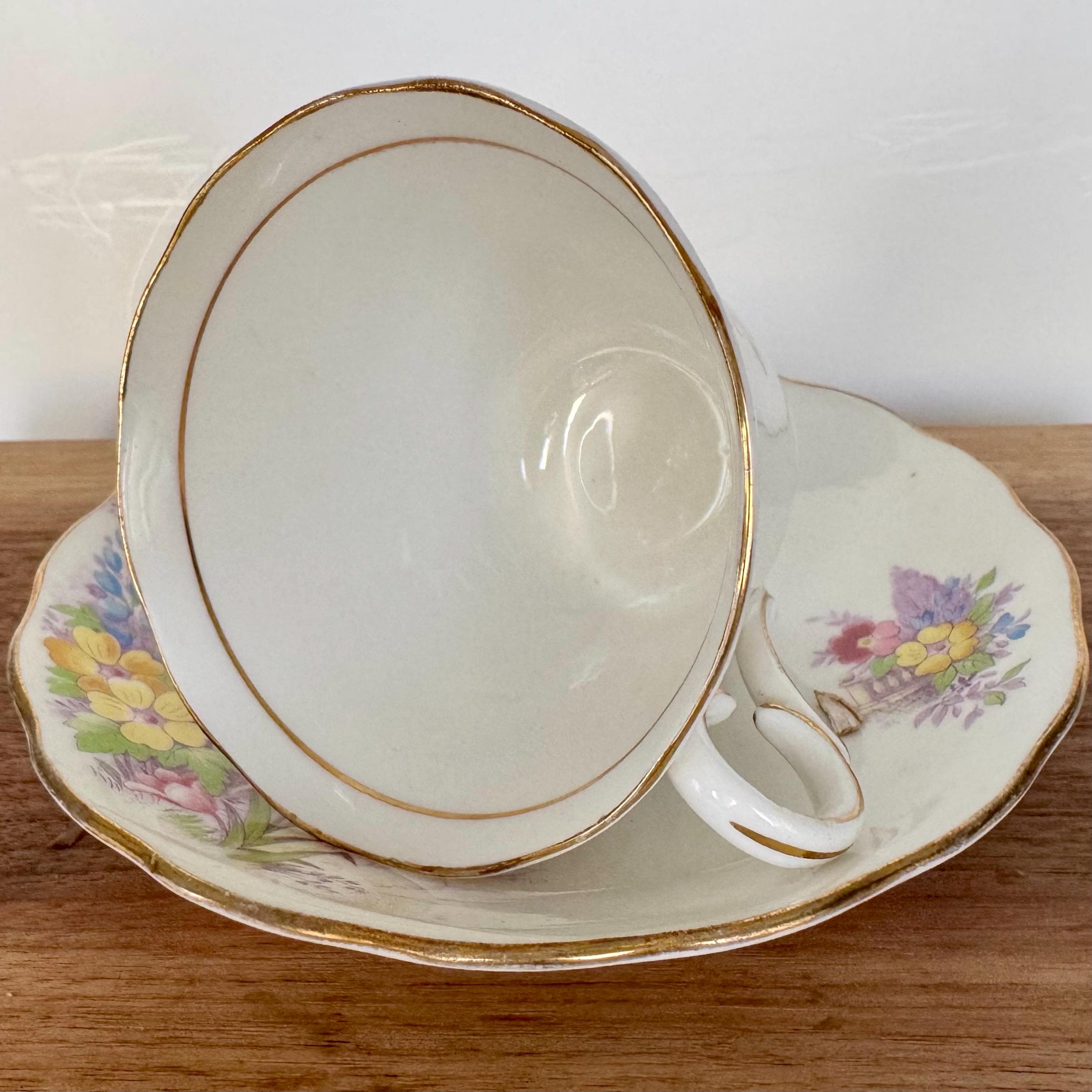 Vintage Colclough Bone China Teacup & Saucer – English Cottage Garden Scene – Made in Longton, England