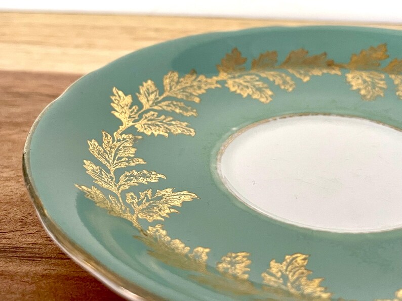 Vintage Aynsley Bone China Cup & Saucer – Pattern 14226 – Sage Green with Gold Leaf – England bild 5