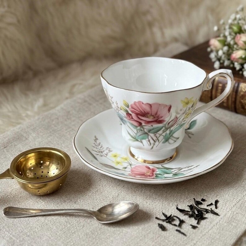Royal Grafton Fine Bone China Teacup & Saucer – Pink Floral – Made in England 画像 2