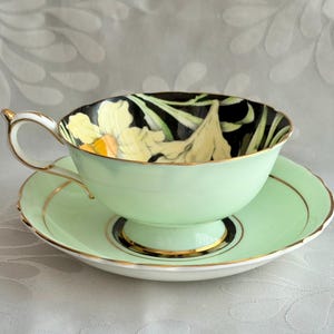 Vintage Paragon Double Warrant Daffodil Teacup & Saucer image 7