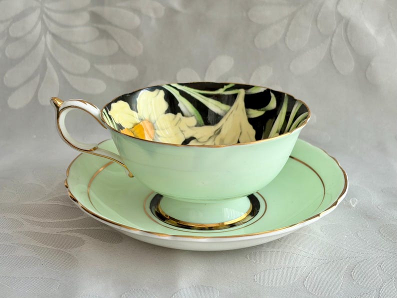 Vintage Paragon Double Warrant Daffodil Teacup & Saucer image 7