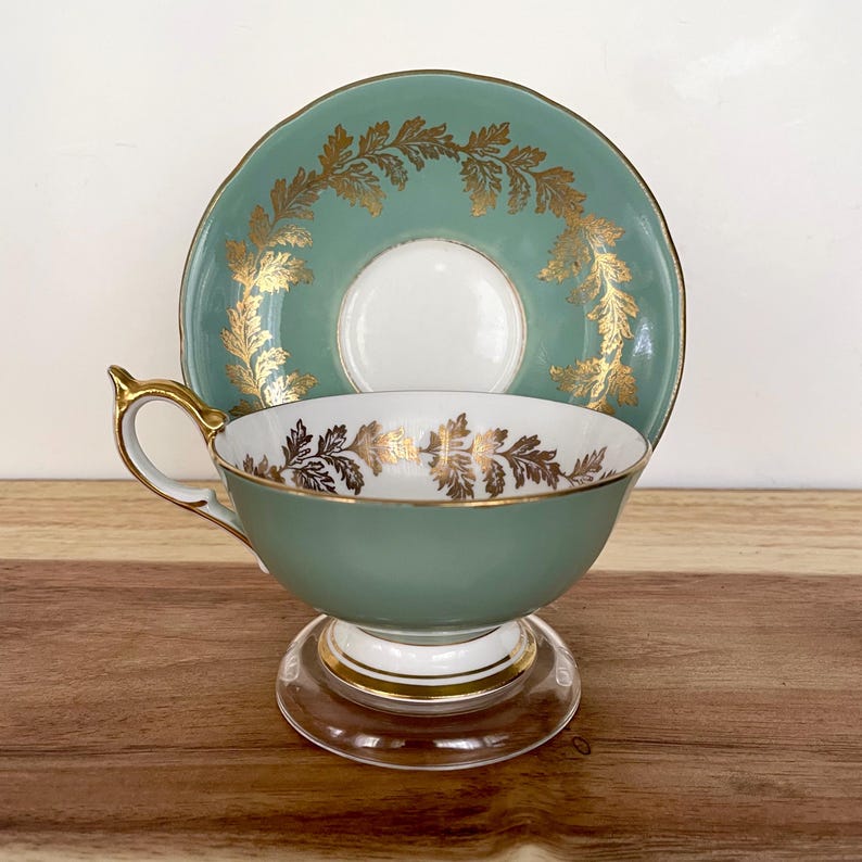 Vintage Aynsley Bone China Cup & Saucer – Pattern 14226 – Sage Green with Gold Leaf – England bild 6