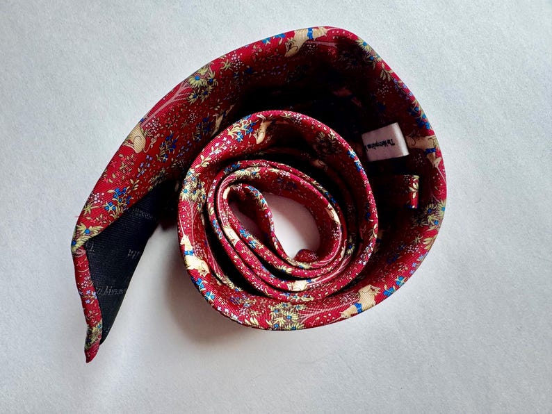 Corbata de seda con diseño de unicornio en un jardín de The Met Store – Corbata de arte del Museo de Tapices Medievales – 100% seda imagen 7