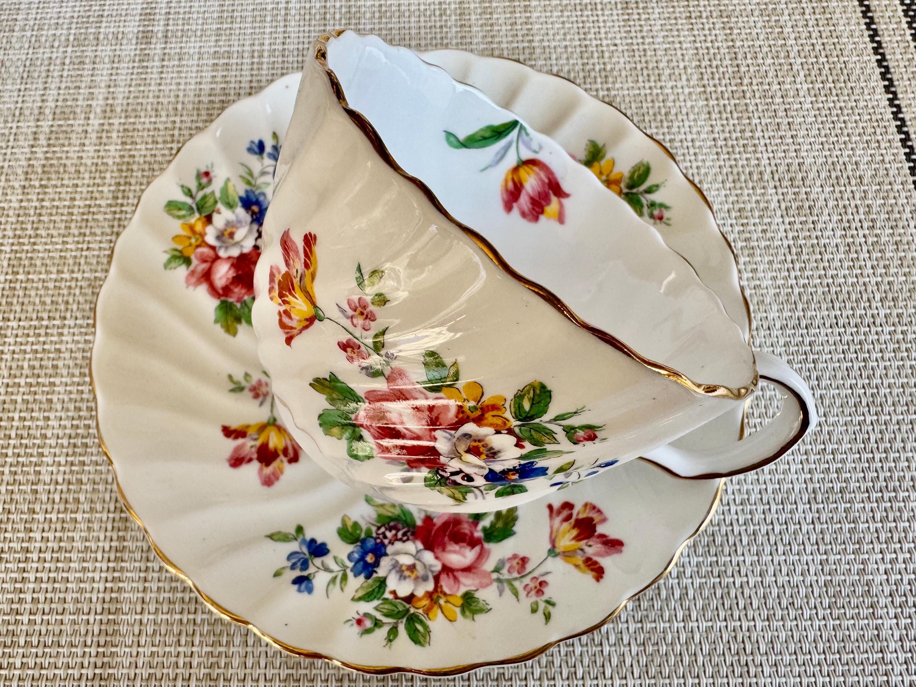 Vintage Aynsley Teacup & Saucer – Cottage Garden Floral Bouquet – Ribbed Swirl Shape – Made in England