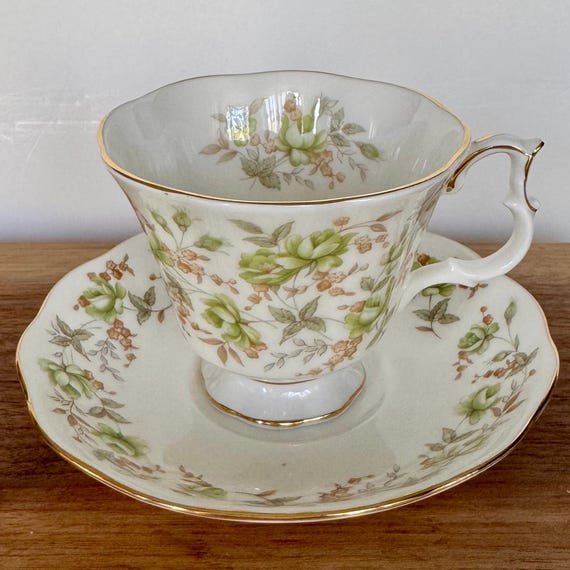 Vintage Royal Albert “Green Velvet” Teacup & Saucer – Rose Chintz Series – 1982 Bone China