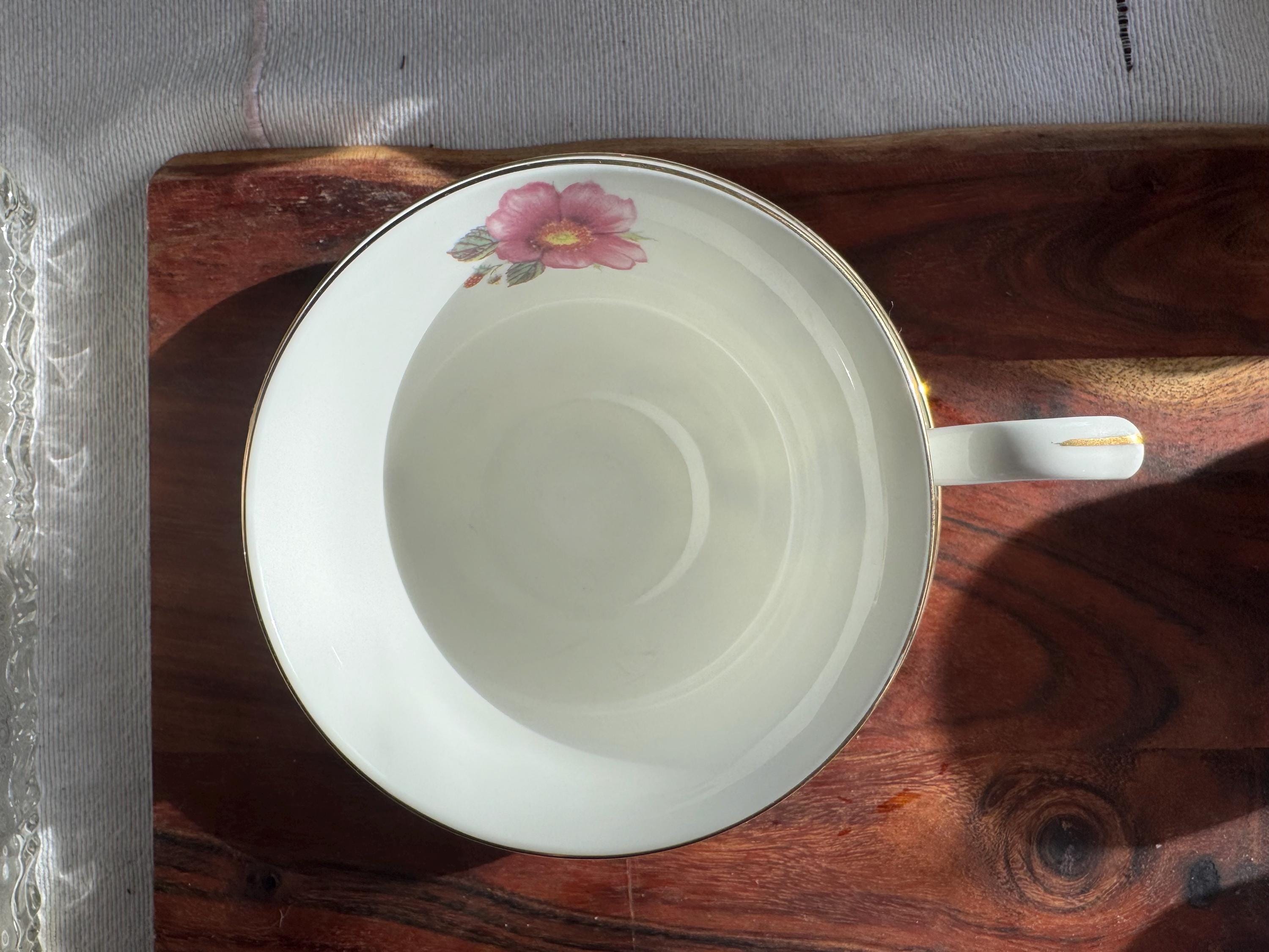 Bella Lux Gracie Bone China Teacup & Saucer - Delicate Floral Elegance