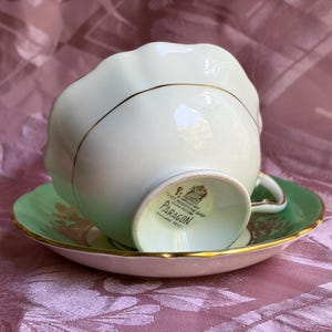 Paragon « Vert menthe avec filigrane doré » – Tasse et soucoupe en porcelaine fine vintage – Angleterre image 10