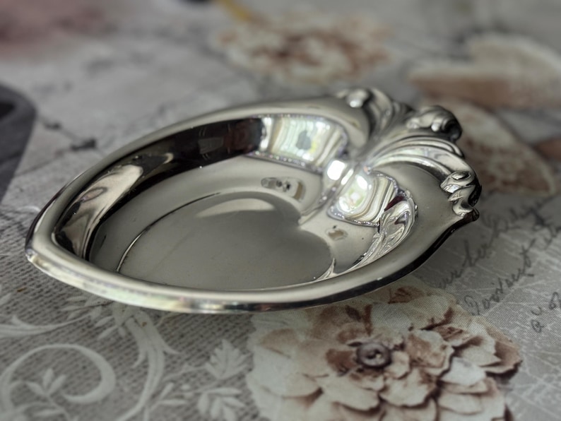 Vintage Viking Plate Silverplate Wedding Rings Heart-Shaped Trinket Dish – Made in Canada image 1