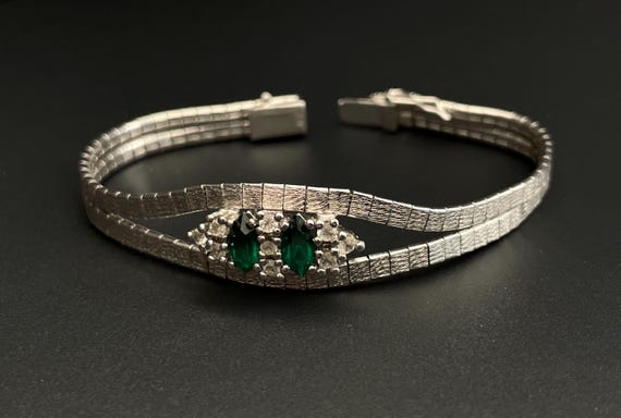 Vintage 925 Sterling Silver Bracelet – Marquise-Cut Green Stones & Textured Design (7.5” / 19cm)