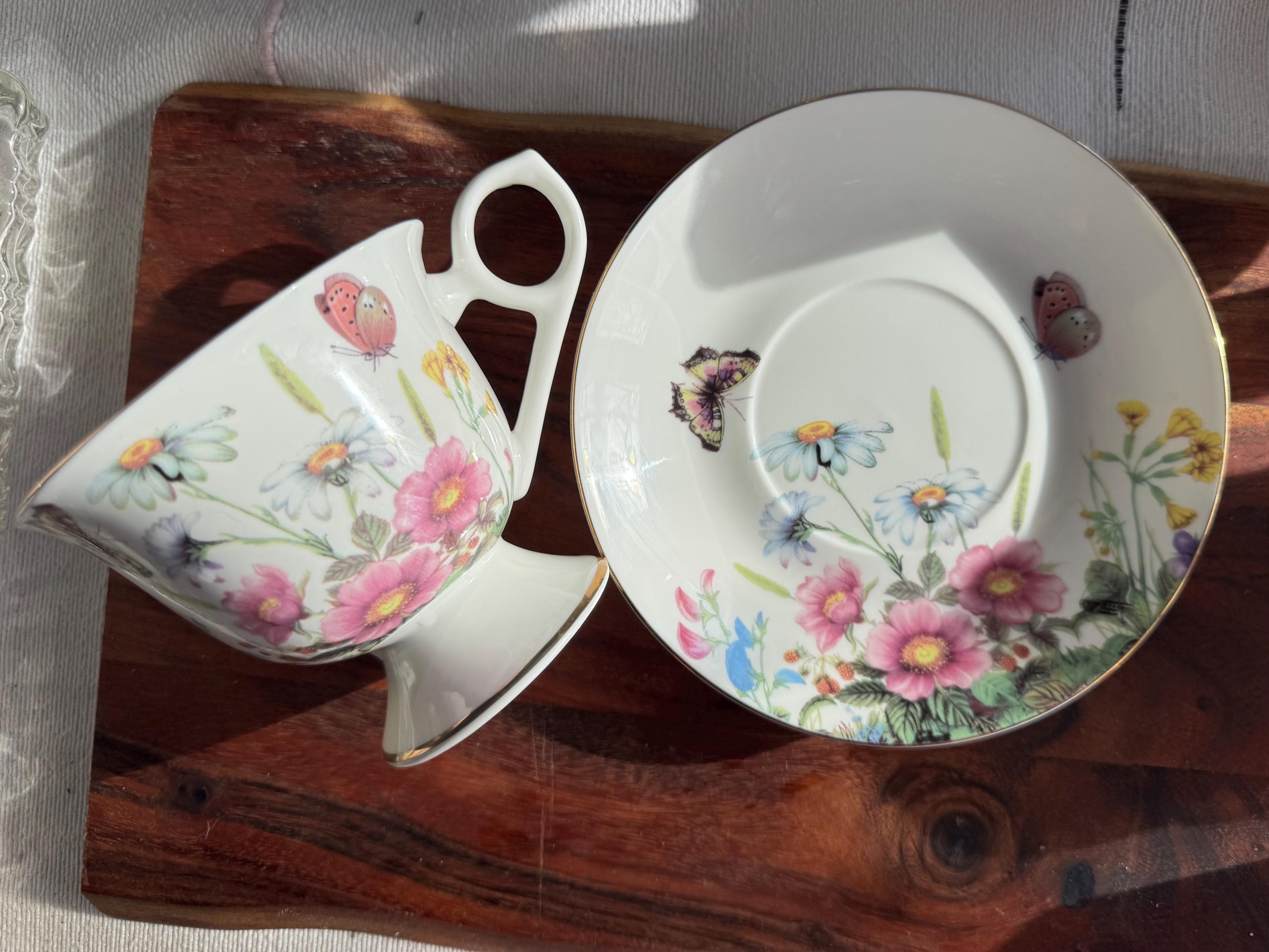 Bella Lux Gracie Bone China Teacup & Saucer - Delicate Floral Elegance