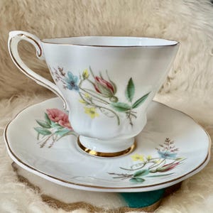 Royal Grafton Fine Bone China Teacup & Saucer – Pink Floral – Made in England 画像 10