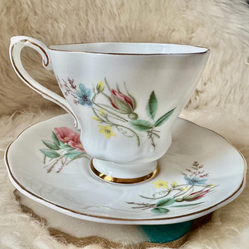 Royal Grafton Fine Bone China Teacup & Saucer – Pink Floral – Made in England 画像 10
