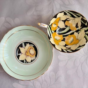 Vintage Paragon Double Warrant Daffodil Teacup & Saucer image 10