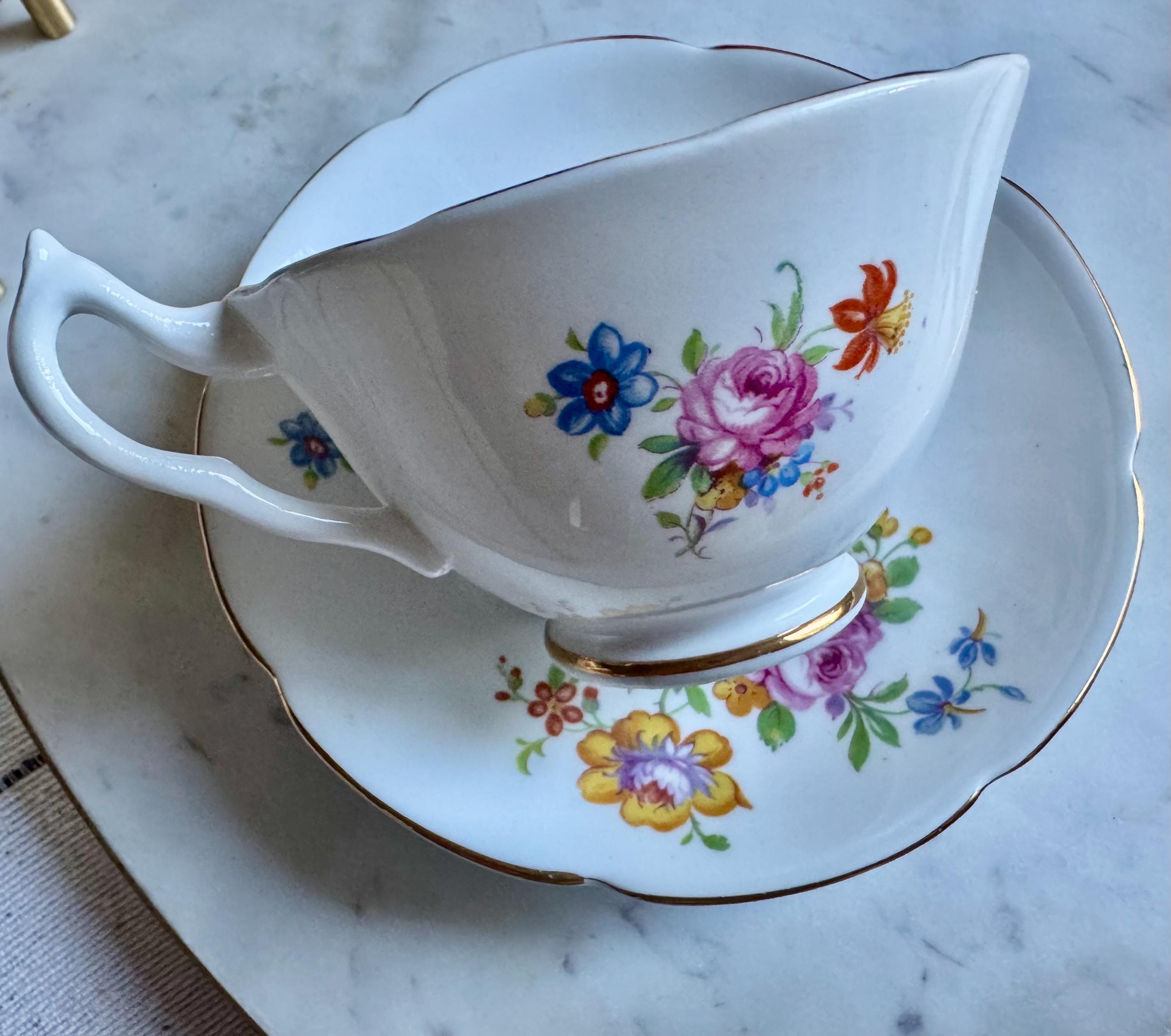 Vintage Collingwoods Bone China Teacup & Saucer – Pattern 347, Multicolor Floral Bouquet