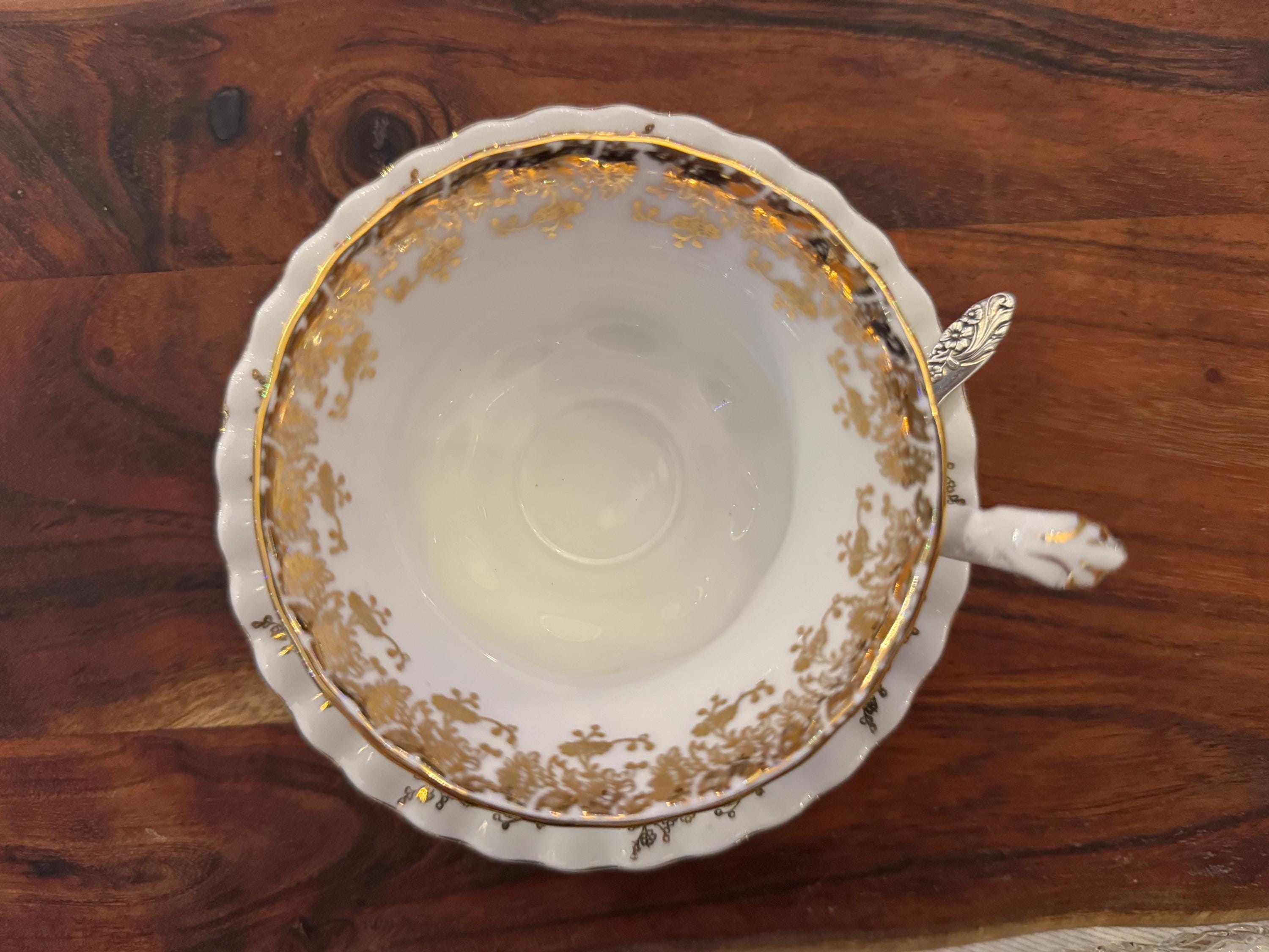 Exquisite Royal Albert Regal Series Cup and Saucer – Yellow and Gold Elegance