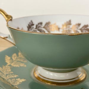 Vintage Aynsley Bone China Cup & Saucer – Pattern 14226 – Sage Green with Gold Leaf – England
