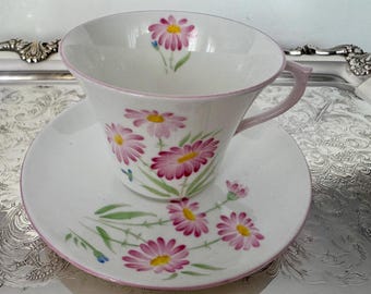 Rare Shelley England Teacup & Saucer – Pattern T2384 – Warwick Shape – Gold Trim – 1945–1966