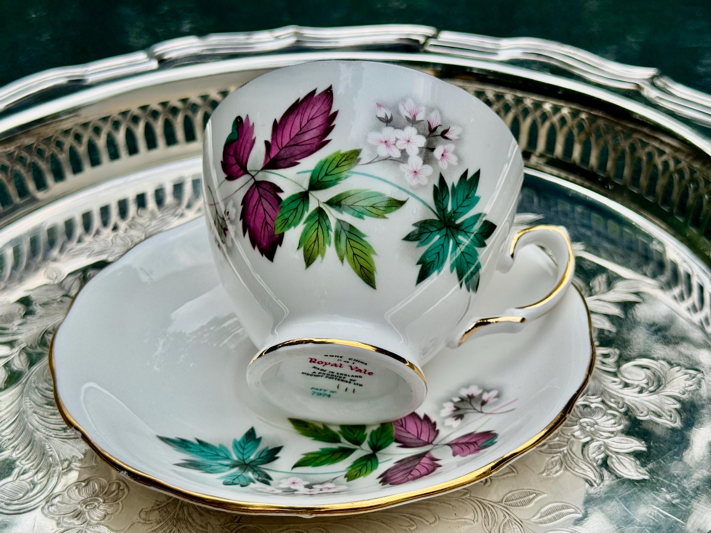 Vintage Royal Vale Fine Bone China Teacup & Saucer – Pattern No. 7974 – England