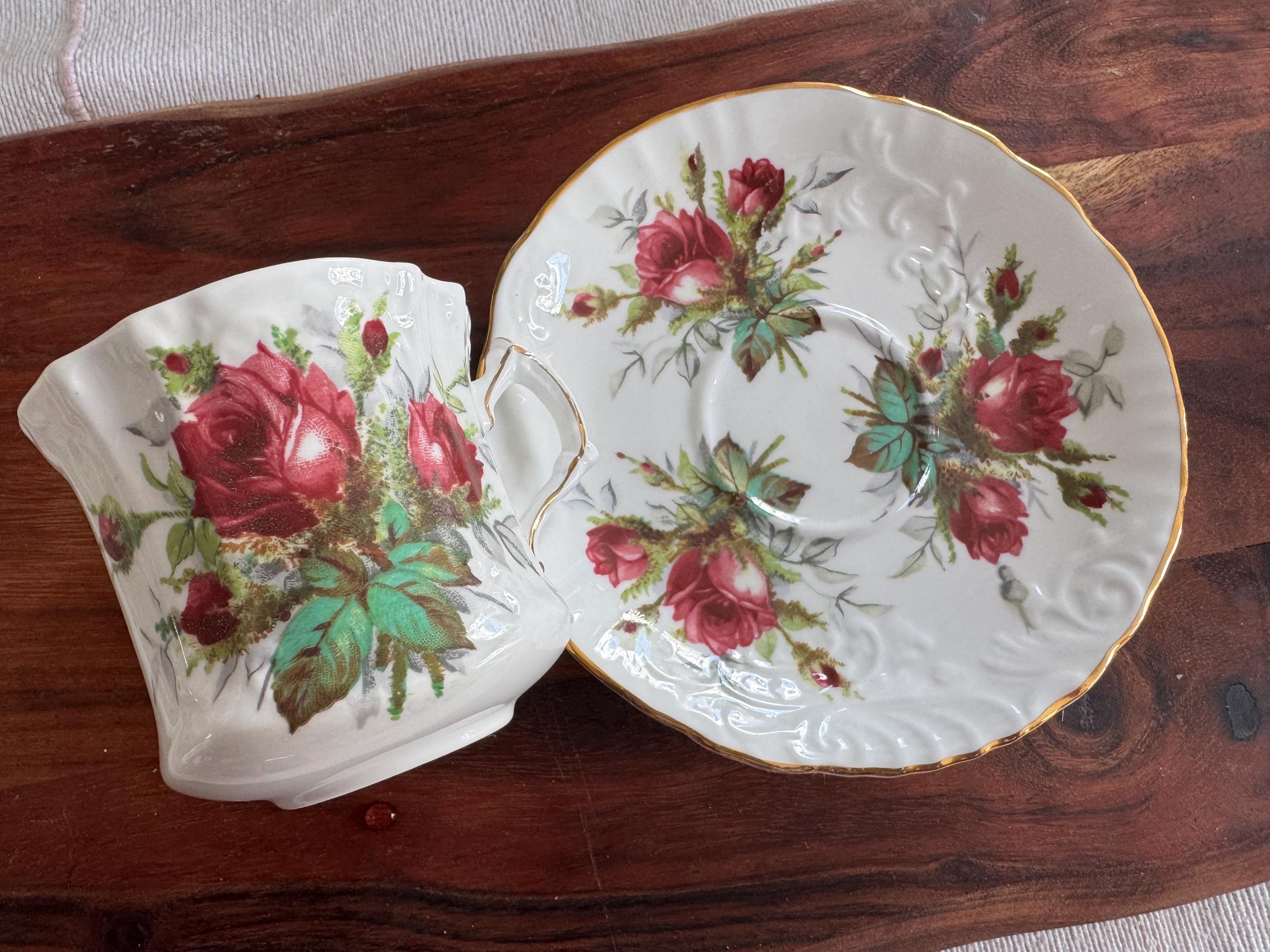 Hammersley Bone China Teacup & Saucer - Spode Group - Red Rose Elegance