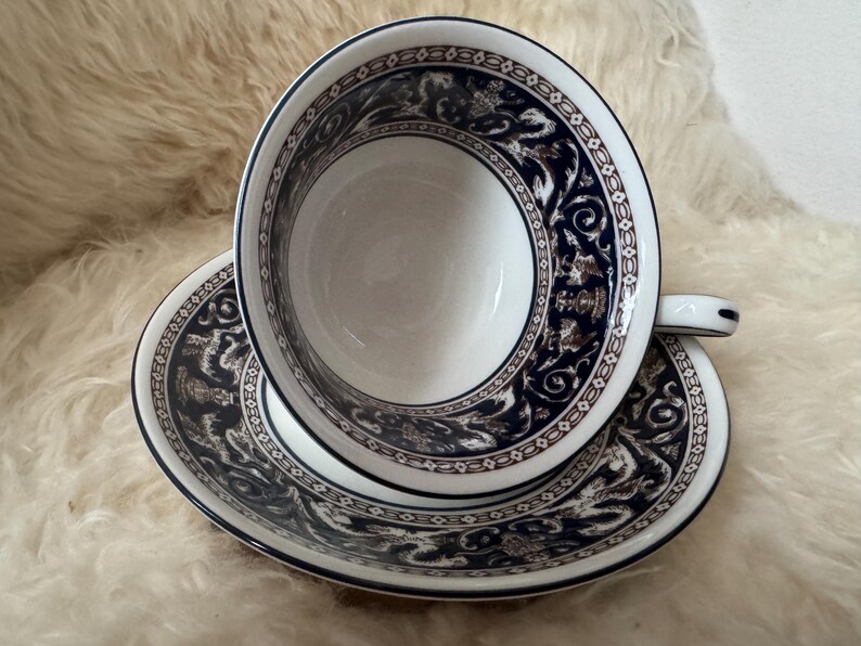 Wedgwood Florentine Teacup & Saucer – Blue Brown – Bone China England zdjęcie 3