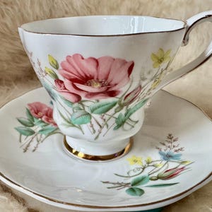 Royal Grafton Fine Bone China Teacup & Saucer – Pink Floral – Made in England 画像 4
