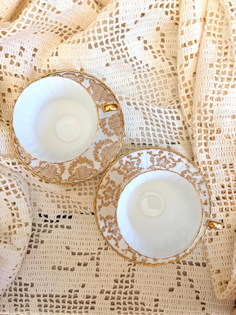 Vintage Paragon Fine Bone China Teacup Saucer Set – Gold England Tea Service image 3