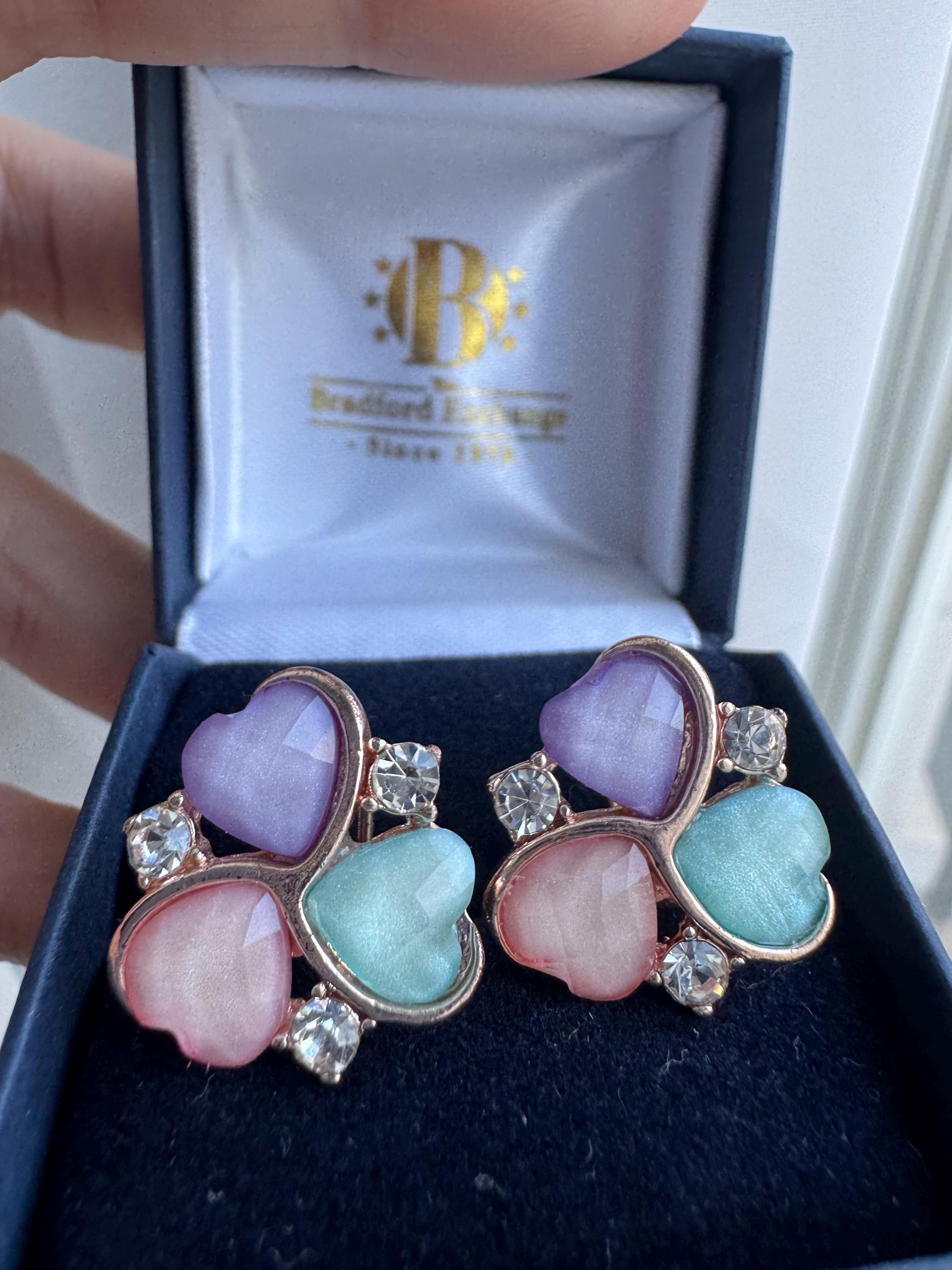 Vintage Pastel Heart Rhinestone Earrings – Gold Tone Statement Studs (New in Box)
