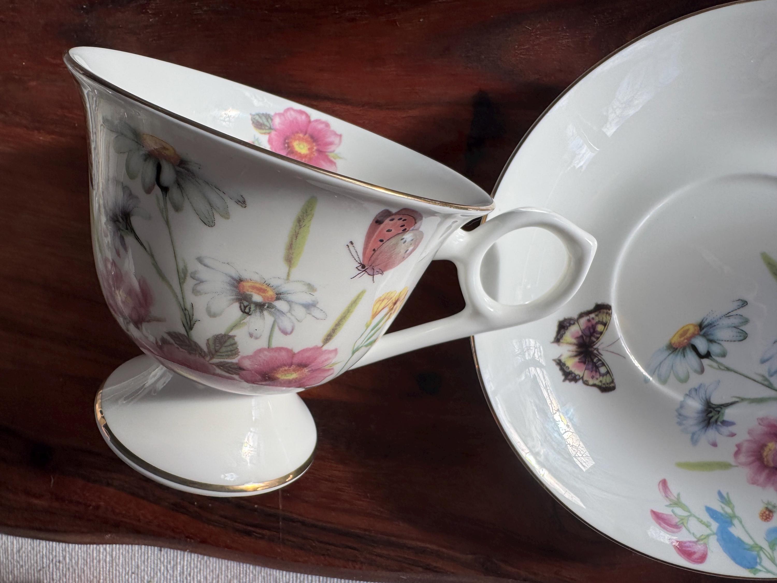 Bella Lux Gracie Bone China Teacup & Saucer - Delicate Floral Elegance
