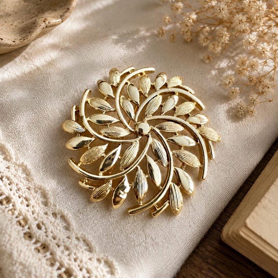 Vintage Gold Tone Floral Swirl Brooch – Textured Leaf Statement Pin – Mid Century Retro Jewelry
