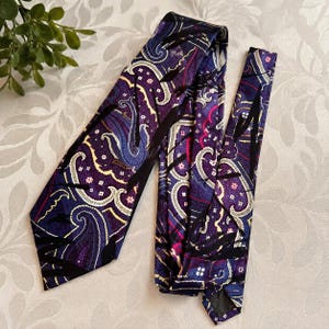 Vintage T.H. Ross 100% Silk Abstract Paisley Tie – Hand Made in Italy – Purple Black Necktie bild 2