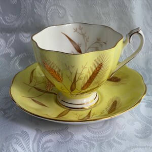 Queen Anne Fine Bone China Teacup Saucer – Wheat Pattern, Made England Gul