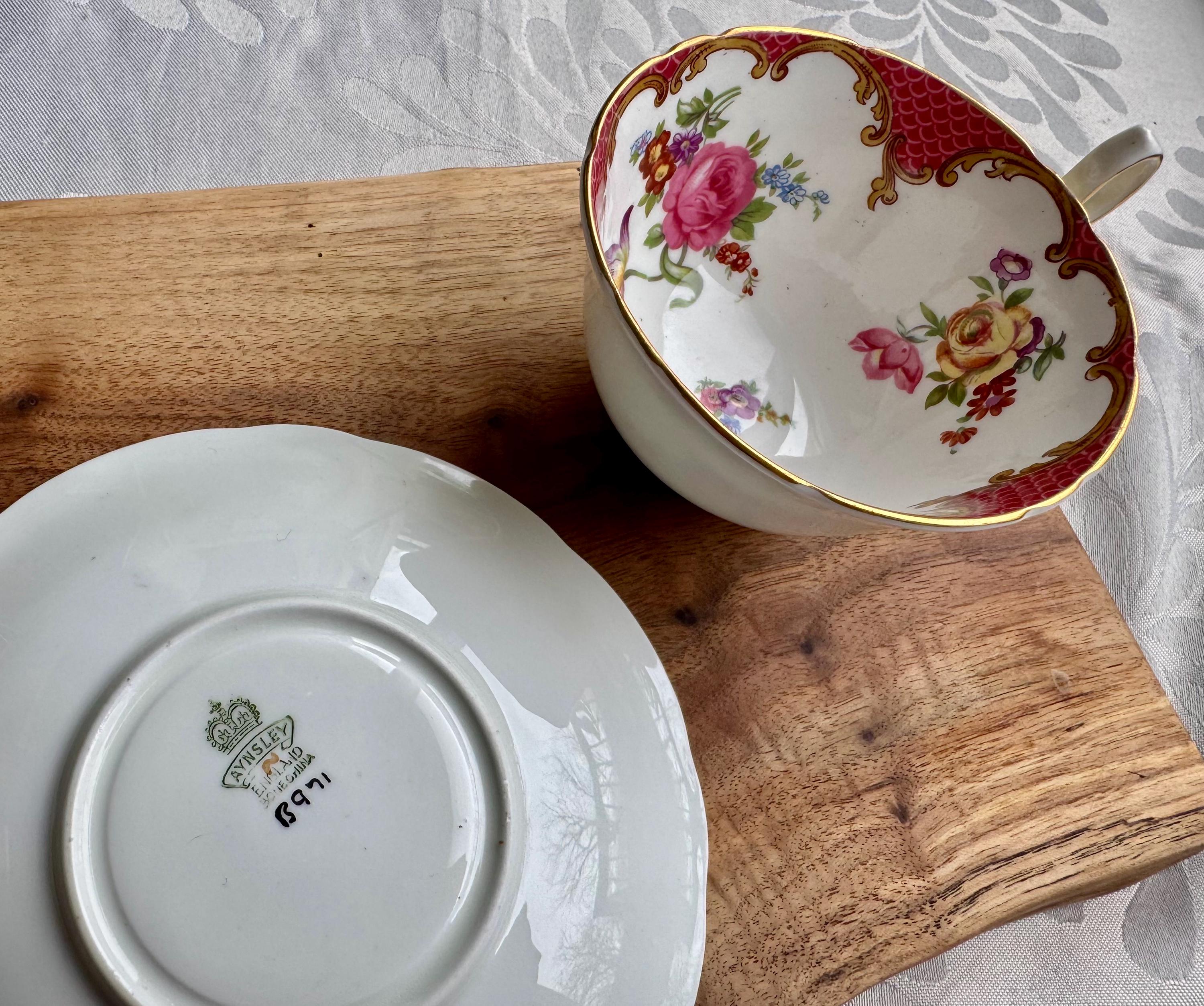 Vintage Aynsley Teacup & Saucer – Pattern B971 – Pink Scale Border Floral Interior – Made in England