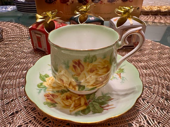 Vintage Royal Albert Teacup Set: Hampton Yellow Roses Bone China