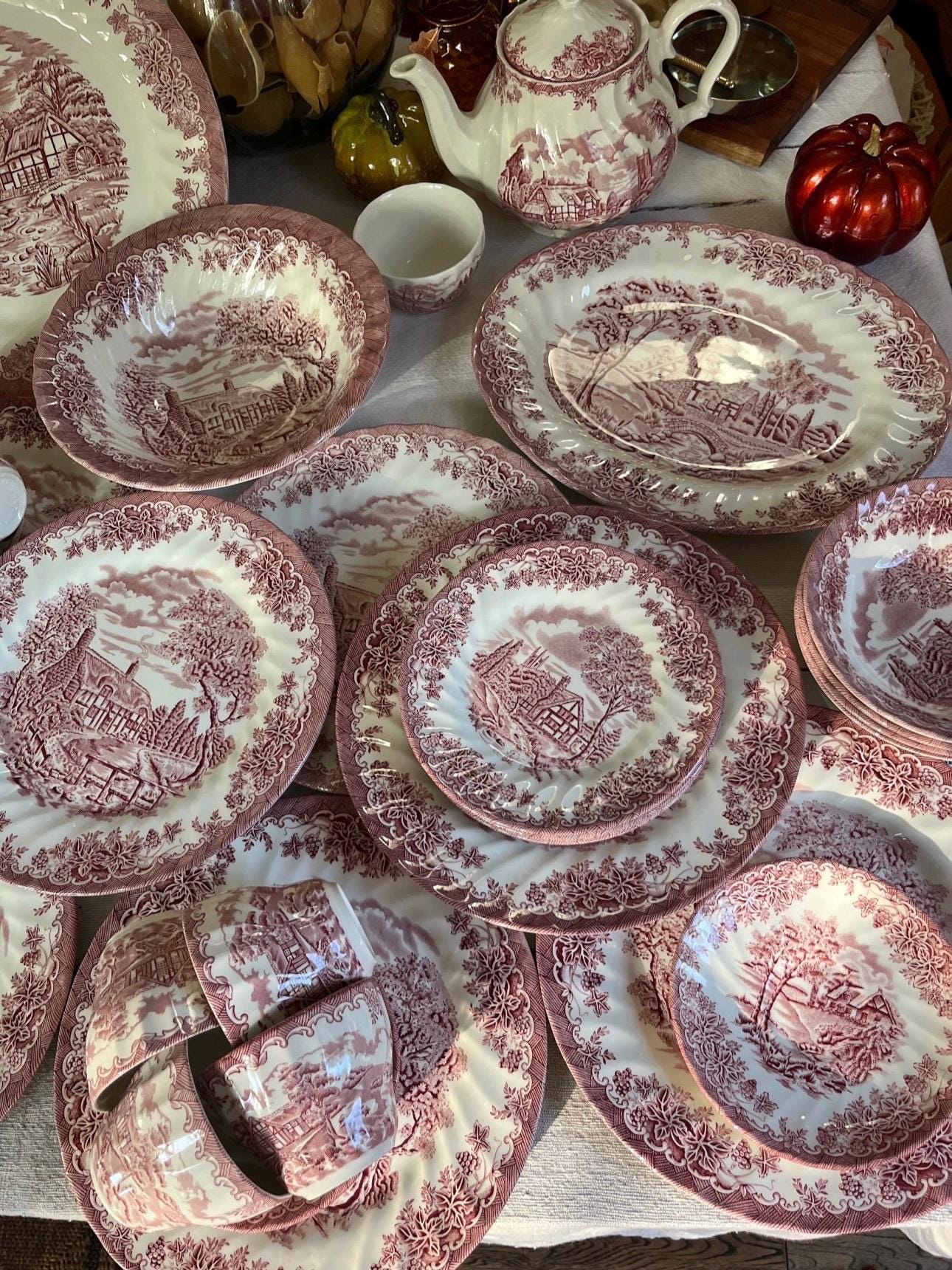 Churchill England dinnerware set - 'The Brook' in Pink