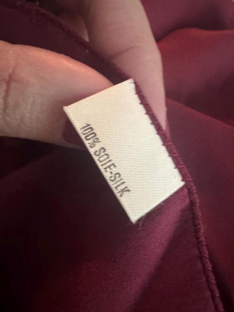 Vintage vinröd sidennäsduk / halsduk – 100 % siden – Tillverkad i Italien bild 2