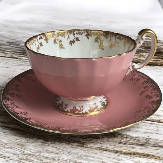 Aynsley Bone China Teacup & Saucer – (2273 Pink with Gold Vine Garland) – Made in England