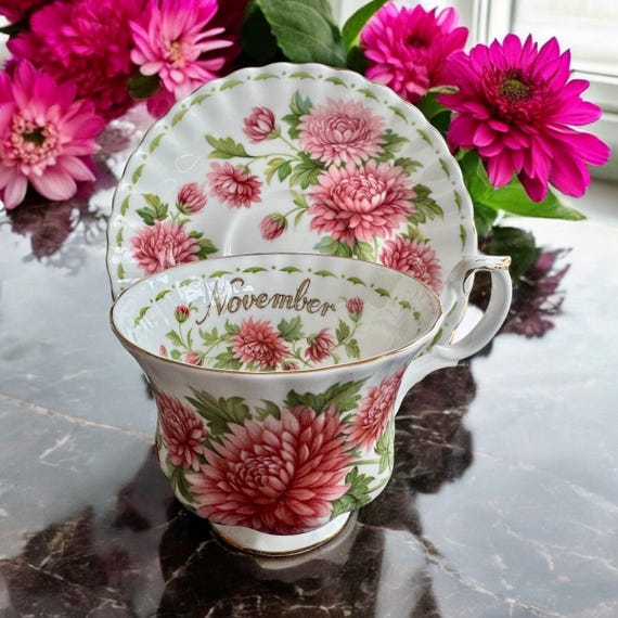 Vintage Royal Albert Flower of the Month – November Chrysanthemum Teacup & Saucer