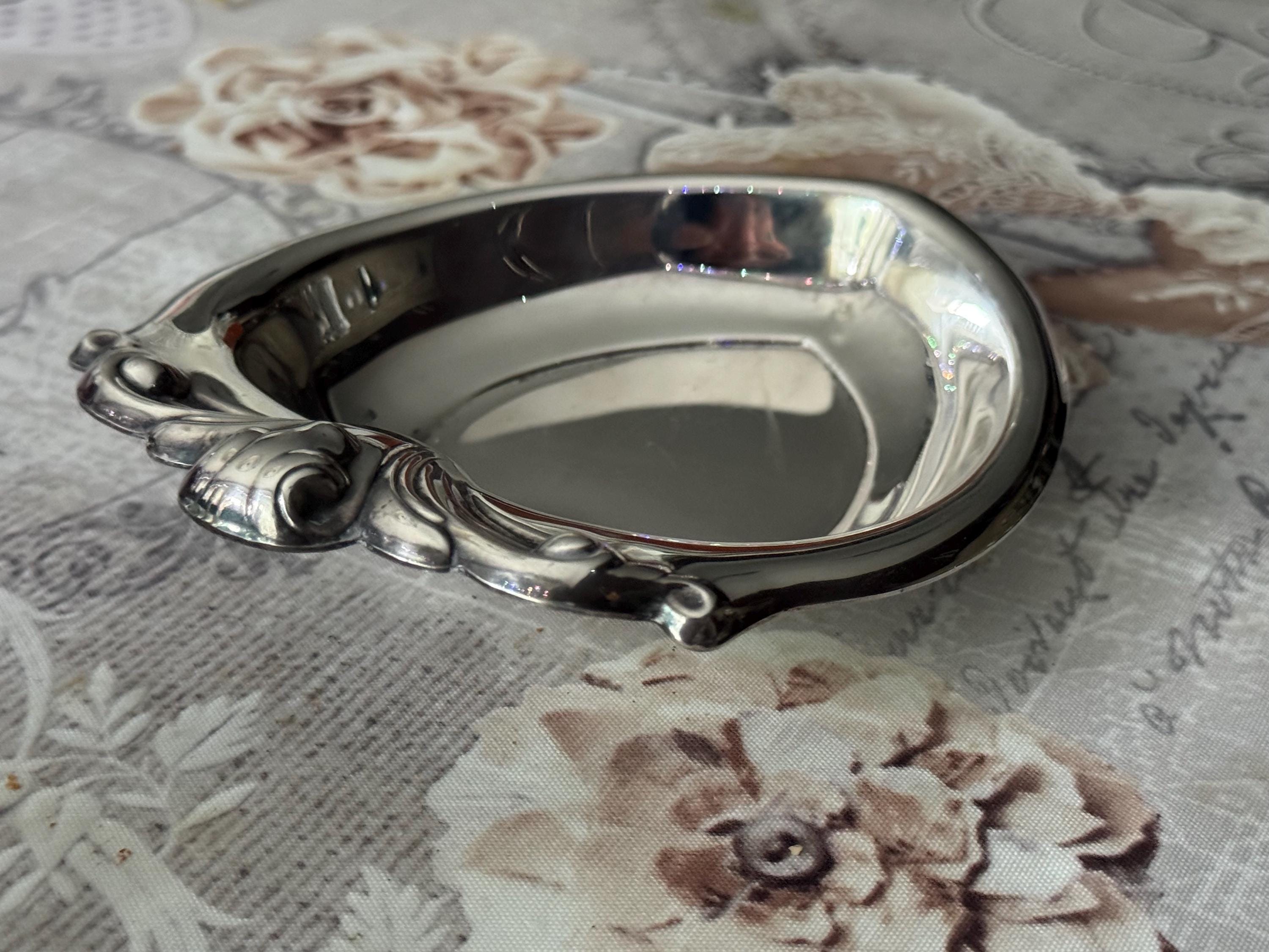 Vintage Viking Plate Silverplate Wedding Rings Heart-Shaped Trinket Dish – Made in Canada