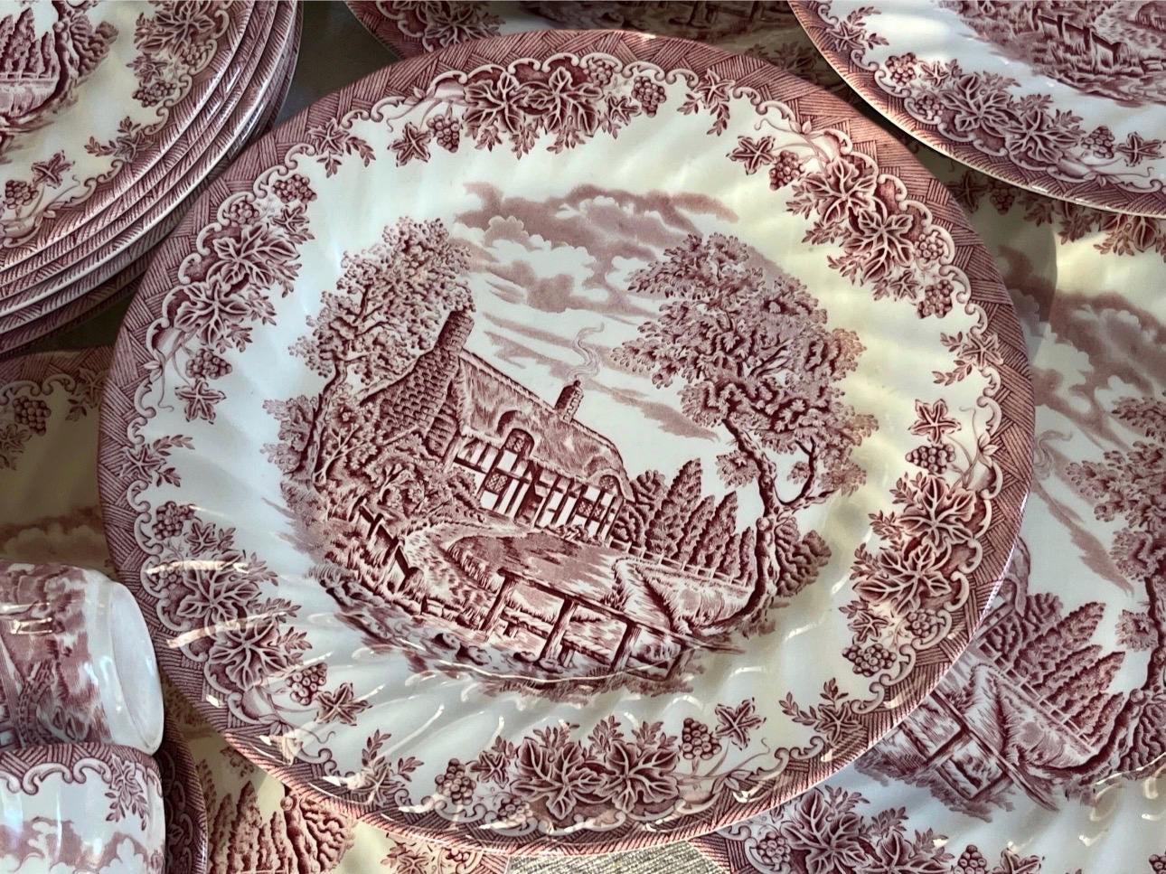 Churchill England dinnerware set - 'The Brook' in Pink