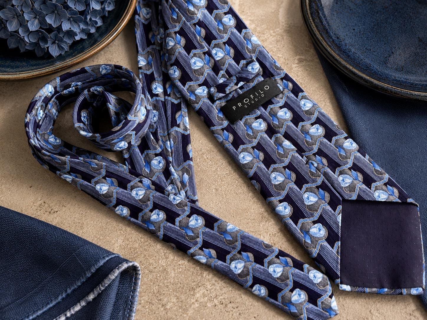 Vintage Profilo Studio 100% Silk Necktie | Made in Italy | Blue Geometric Designer Tie