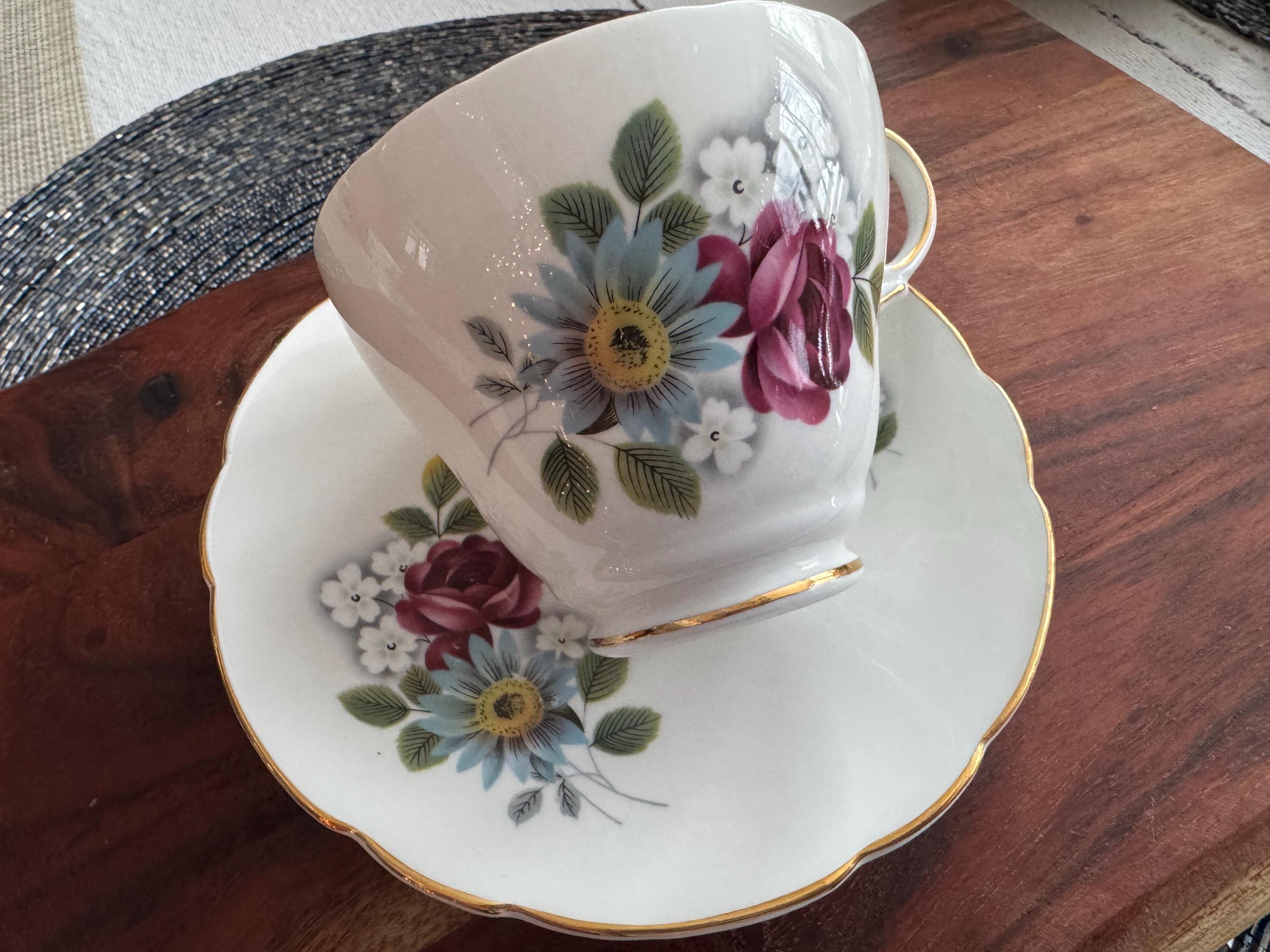 Grosvenor Bone China Teacup & Saucer – Floral Motif