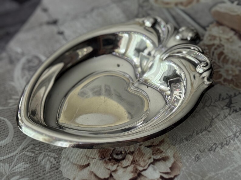 Vintage Viking Plate Silverplate Wedding Rings Heart-Shaped Trinket Dish – Made in Canada image 6