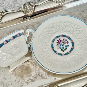 Vintage Wedgwood Patrician “Morning Glory” Embossed Teacup & Saucer – Made in England bild 7