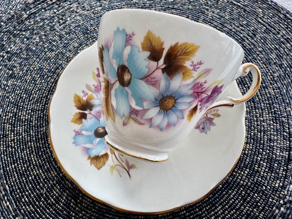Vintage Regency Teacup and Saucer Set – Blue Floral & Gold Trim