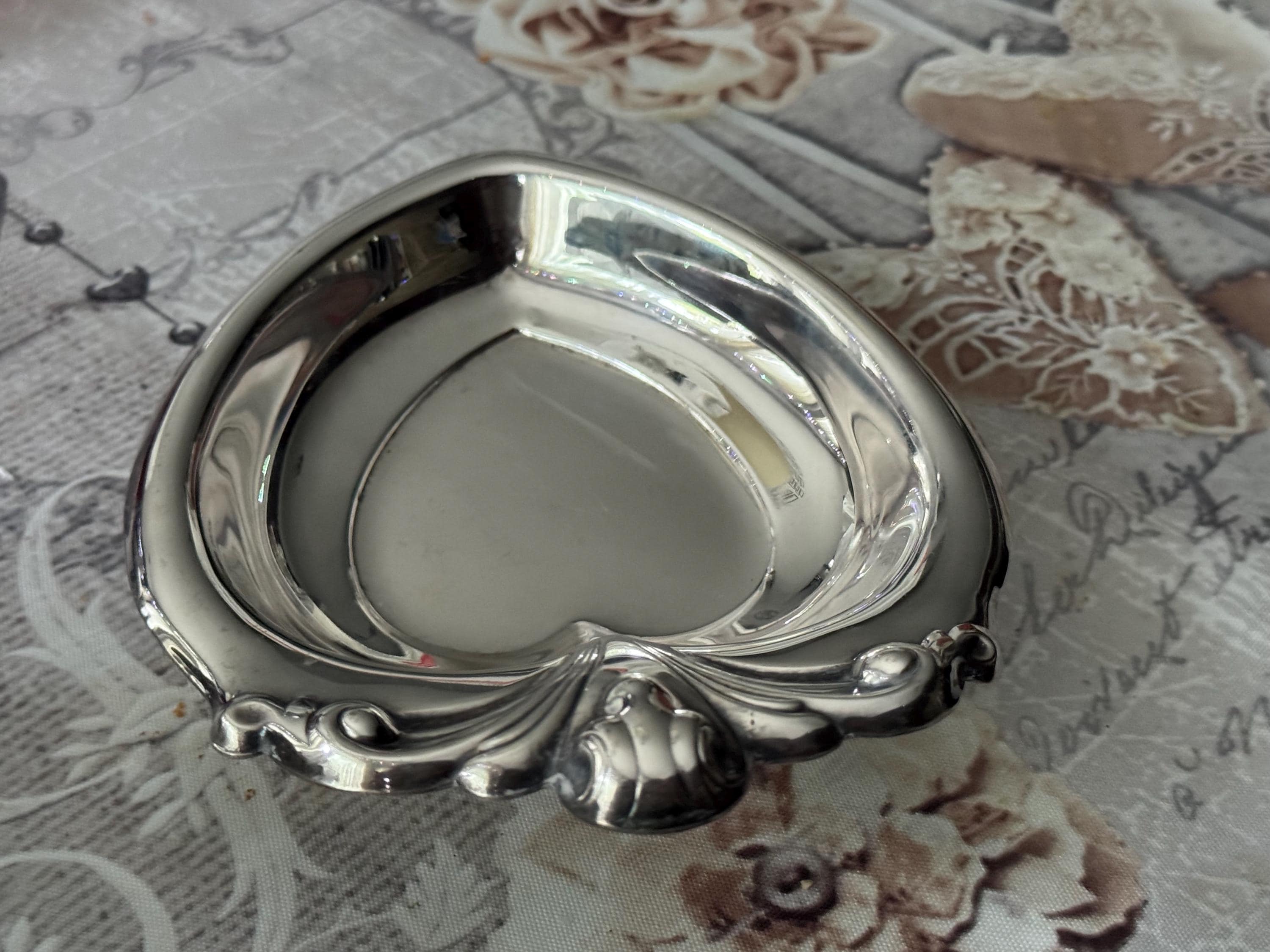 Vintage Viking Plate Silverplate Wedding Rings Heart-Shaped Trinket Dish – Made in Canada