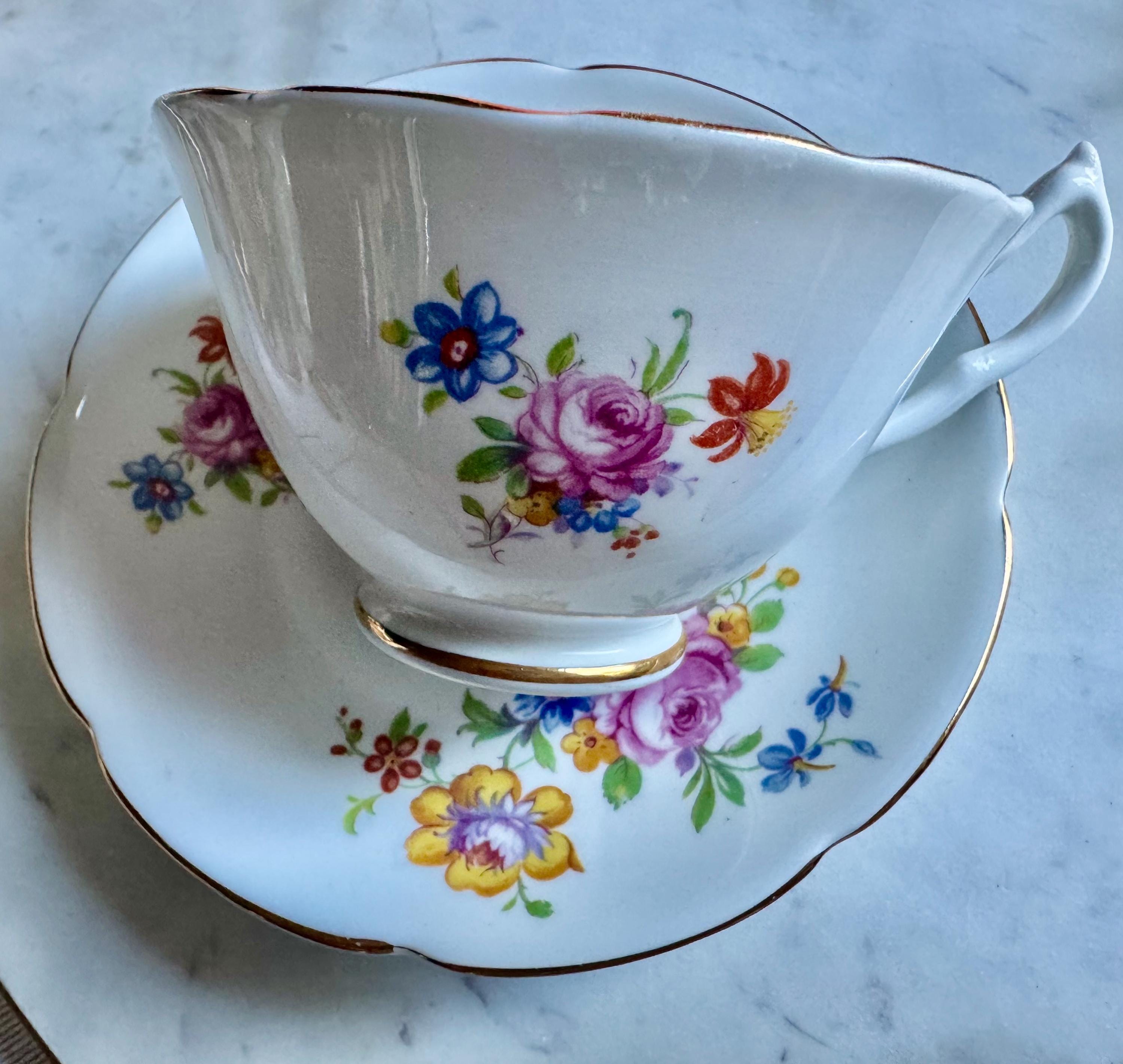 Vintage Collingwoods Bone China Teacup & Saucer – Pattern 347, Multicolor Floral Bouquet