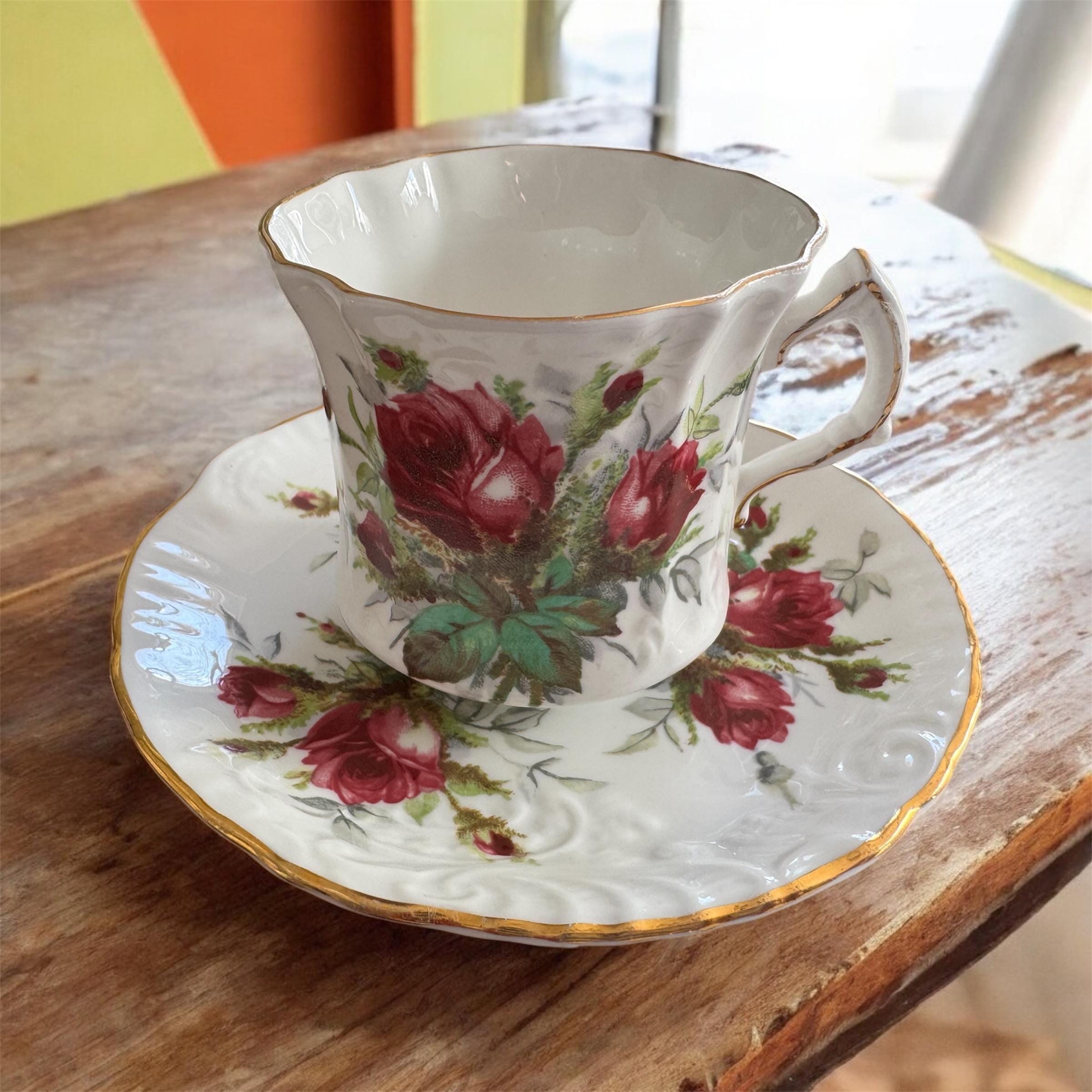 Hammersley Bone China Teacup & Saucer - Spode Group - Red Rose Elegance