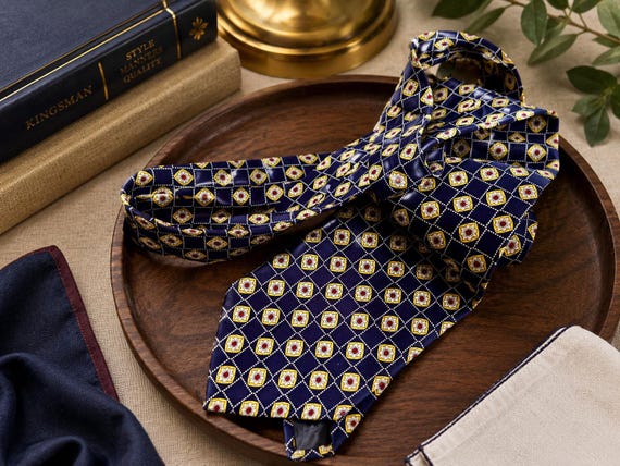Vintage Unbranded Silk Style Necktie – Navy Geometric Medallion Pattern