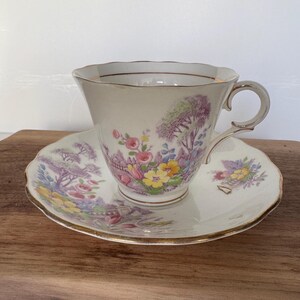 Vintage Colclough Bone China Teacup & Saucer – English Cottage Garden Scene – Made in Longton, England bild 9