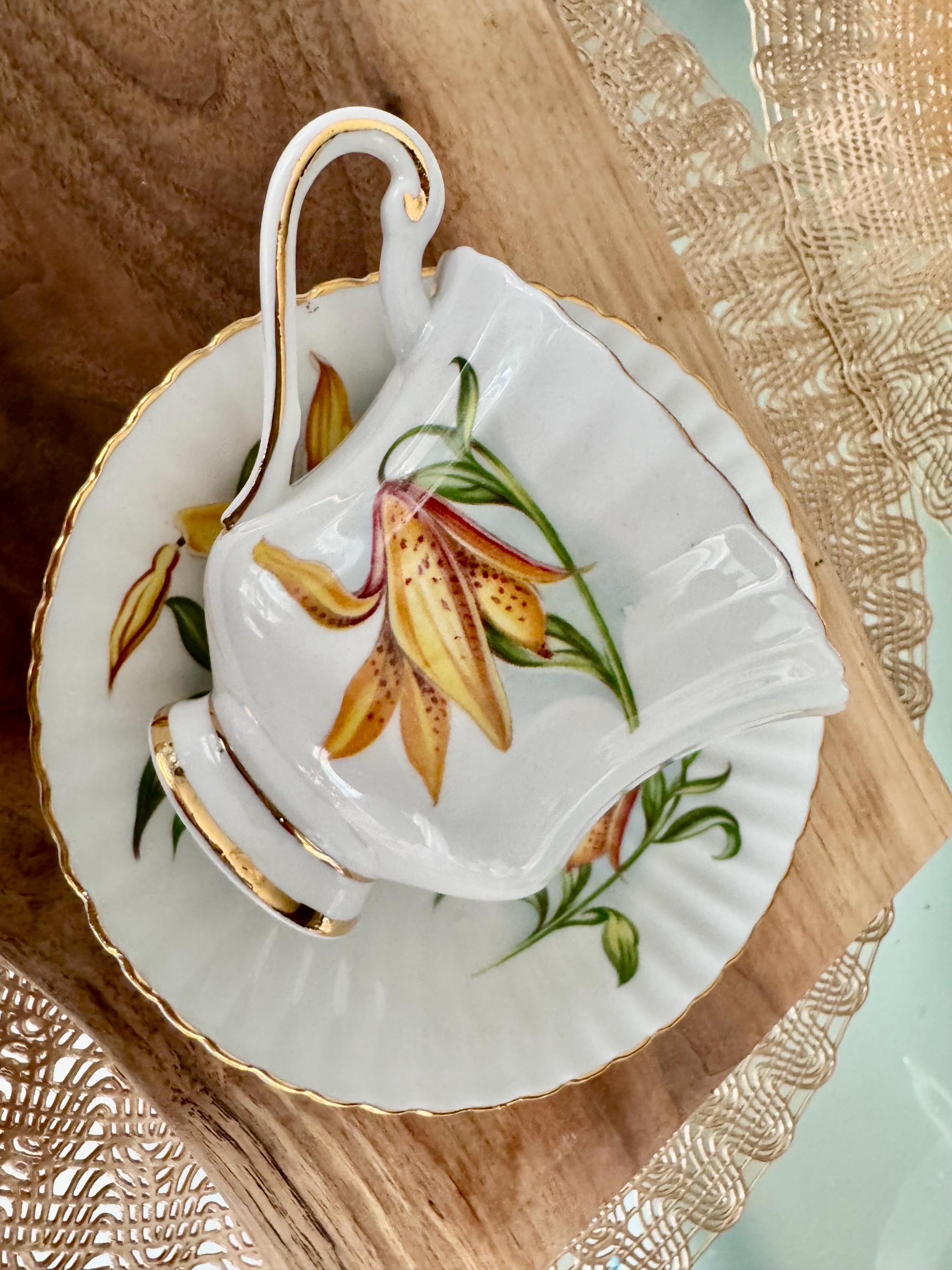 Vintage Paragon “Golden Lily” Tea Cup and Saucer Set - Fine Bone China - 1952-1960